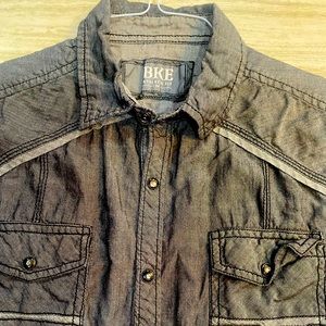 BKE Buckle shirt
Mens
Size M
